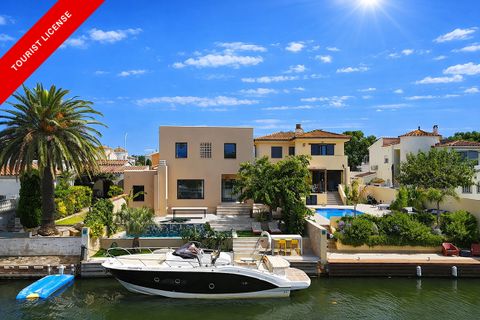Villa i Empuriabrava, Gerona, Empuriabrava - € 1.390.000 | Ref: W-02WWL8 - foto 1